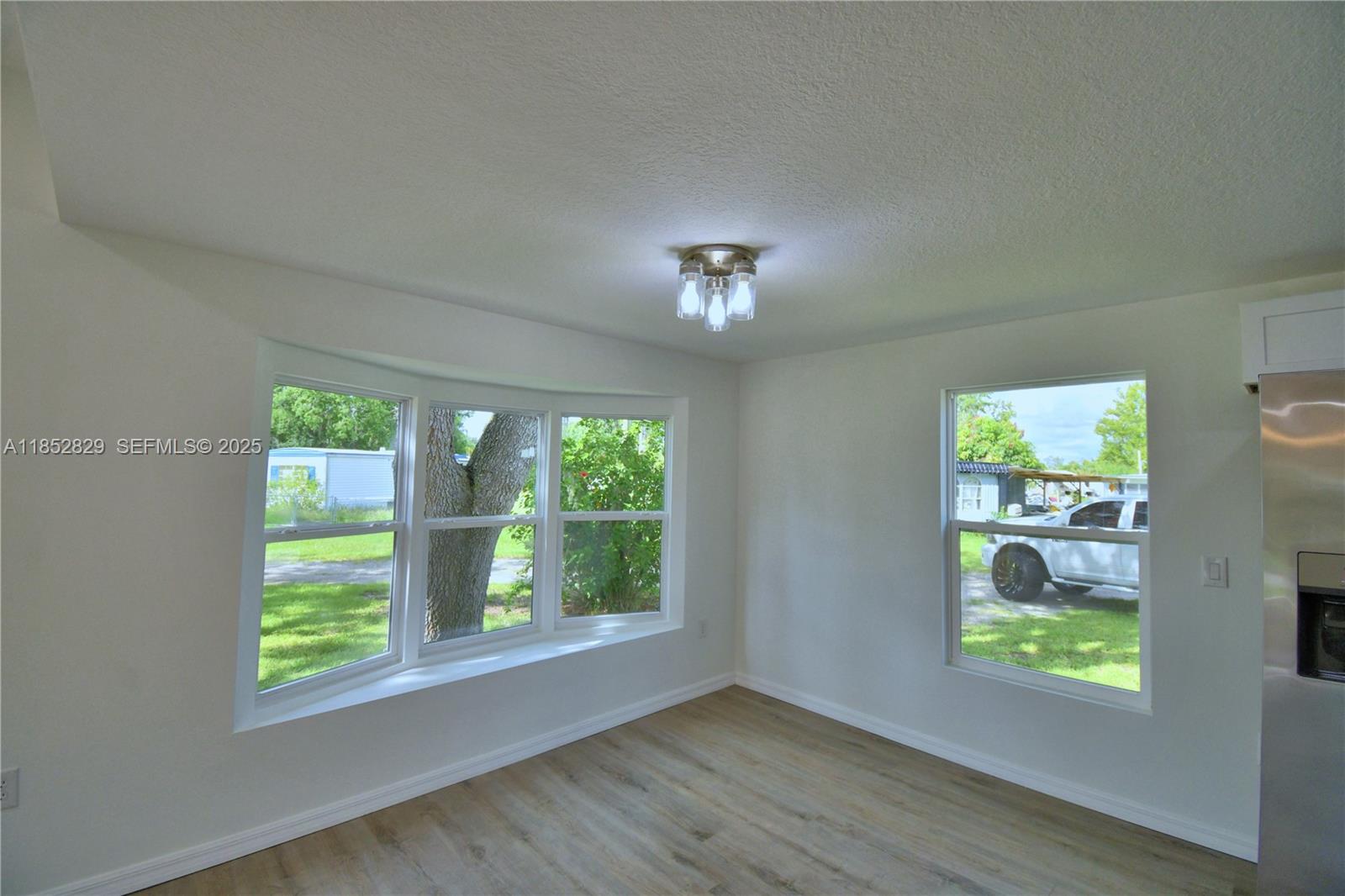 5980 Oakdale Road Property Photo 6