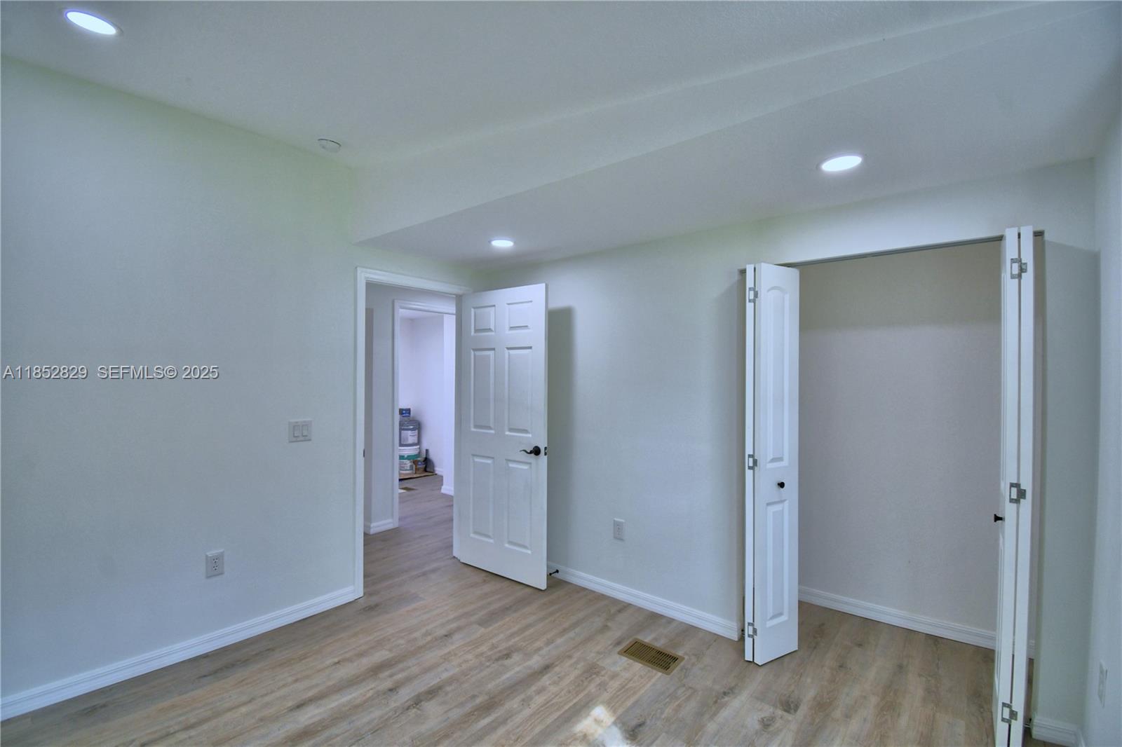 5980 Oakdale Road Property Photo 17