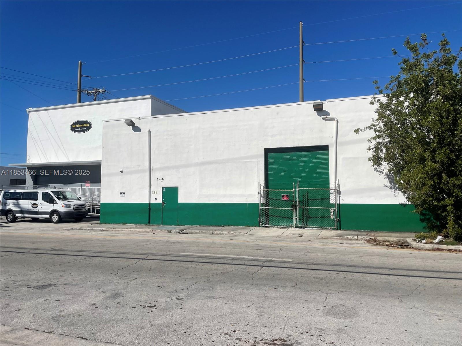 1395 Nw 22nd Street Property Photo 6