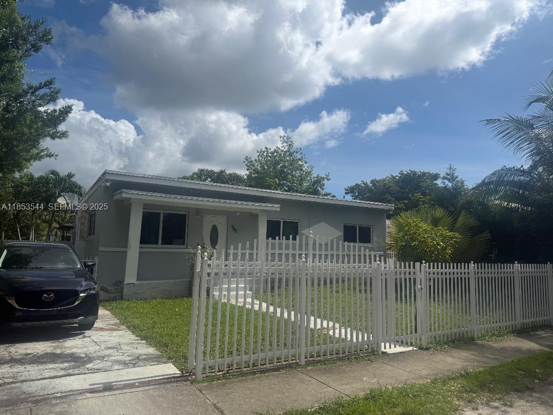 985 Ne 146th Street Property Photo 3