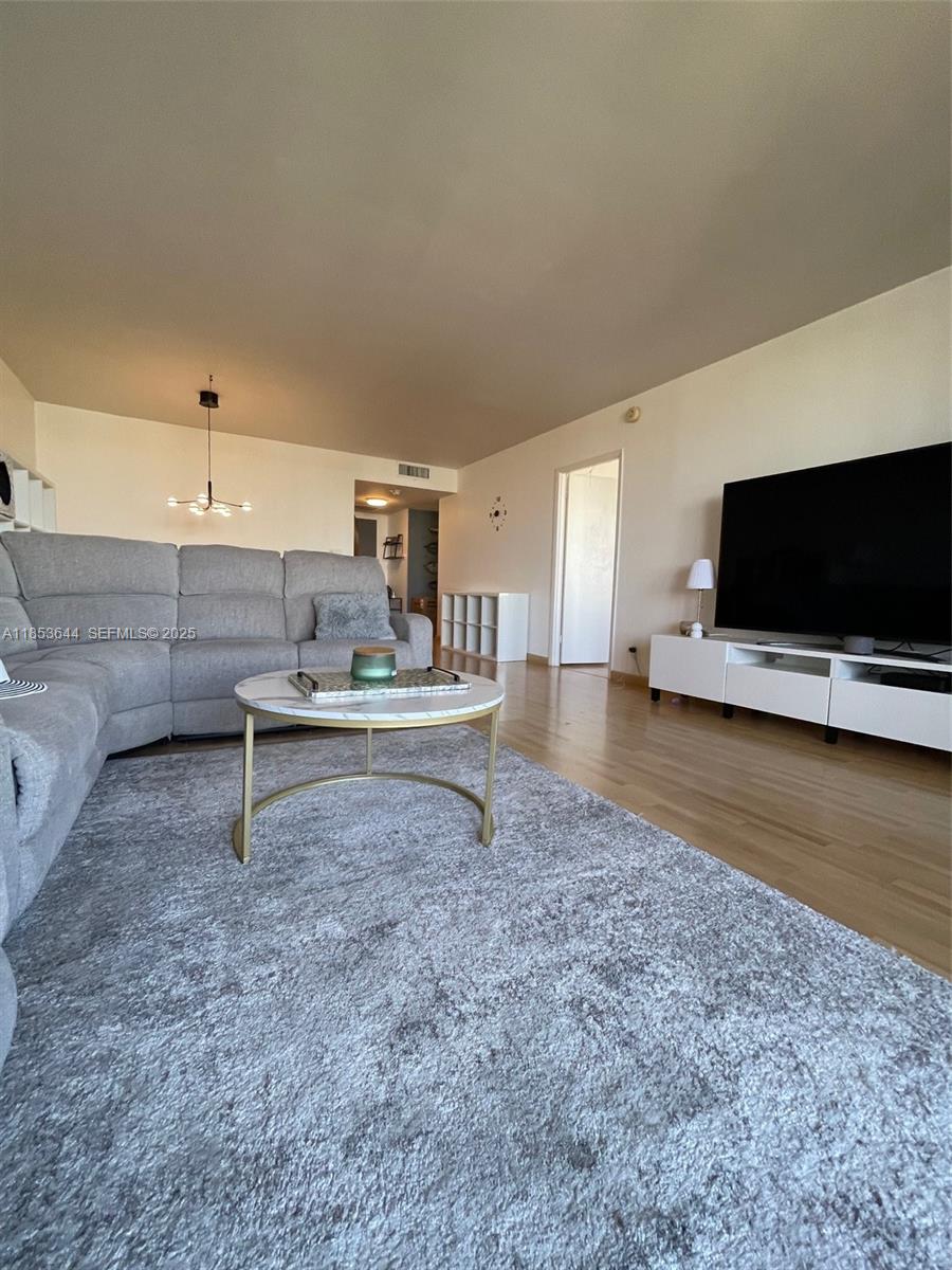 A11853644 Property Photo 3