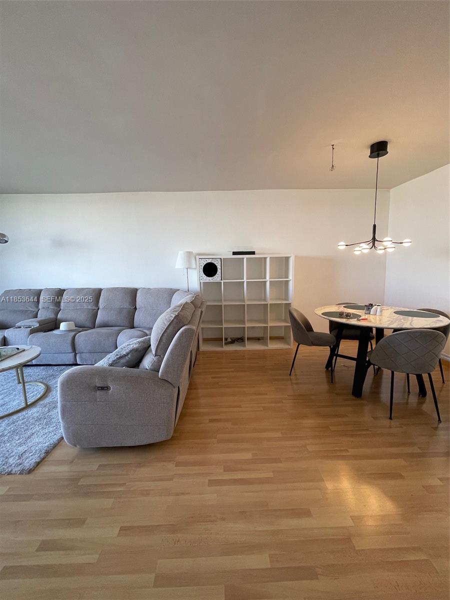 A11853644 Property Photo 7