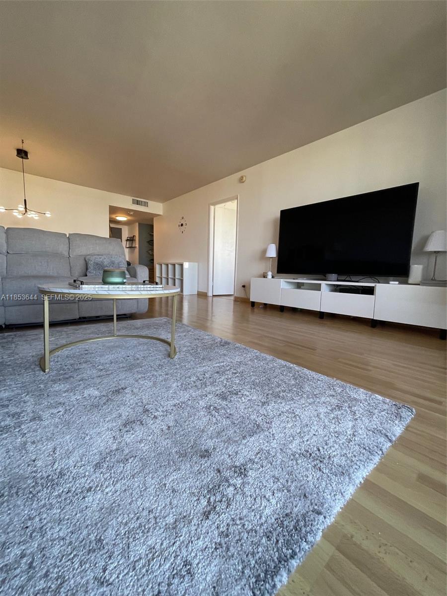 A11853644 Property Photo 11