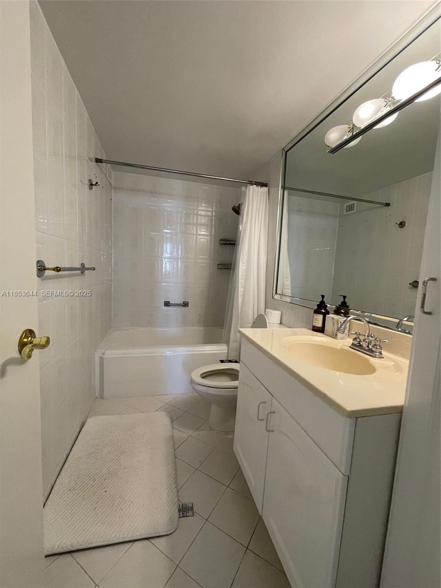 A11853644 Property Photo 19