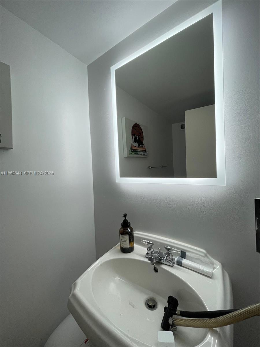 A11853644 Property Photo 20
