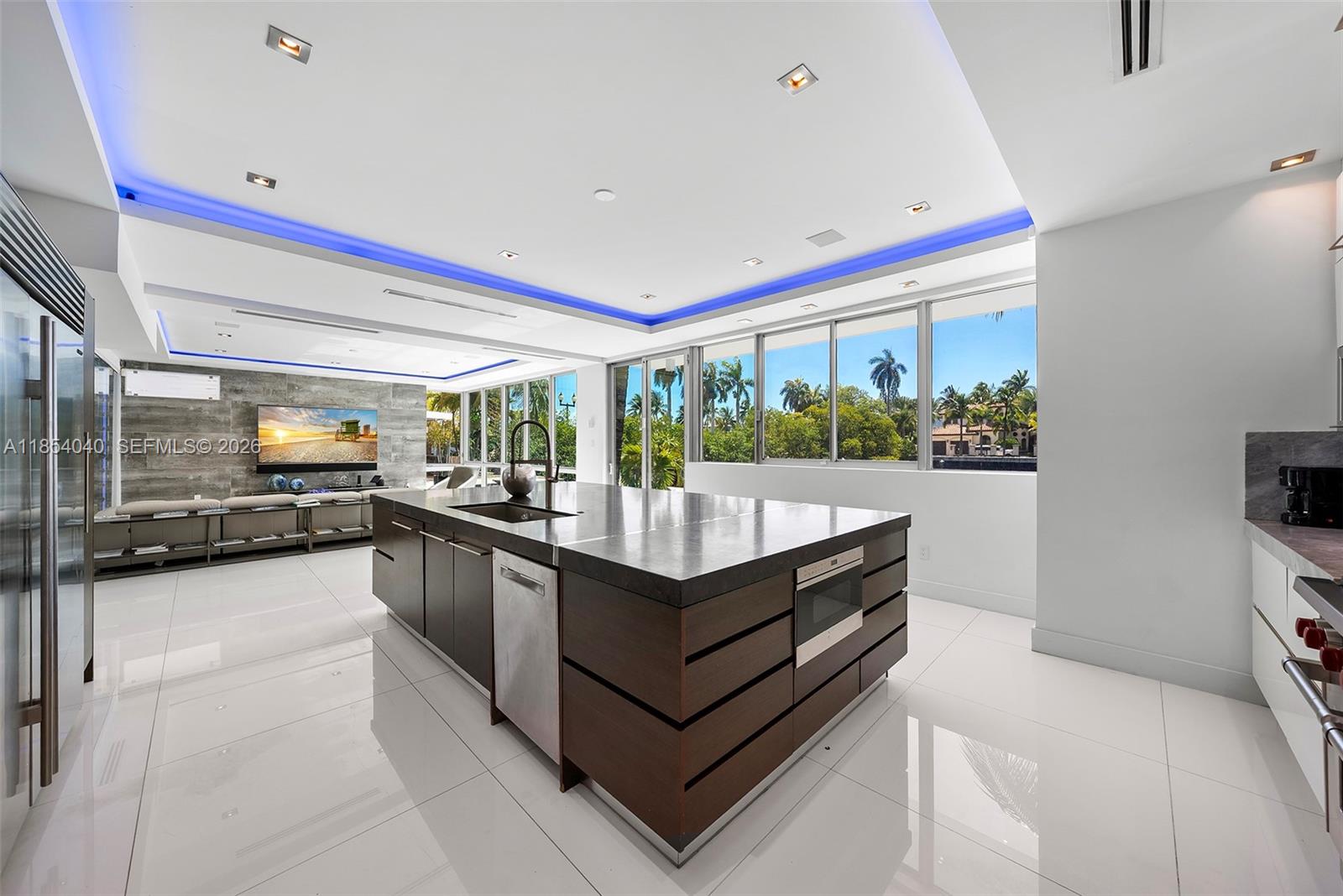 300 Royal Plaza Drive Property Photo 32