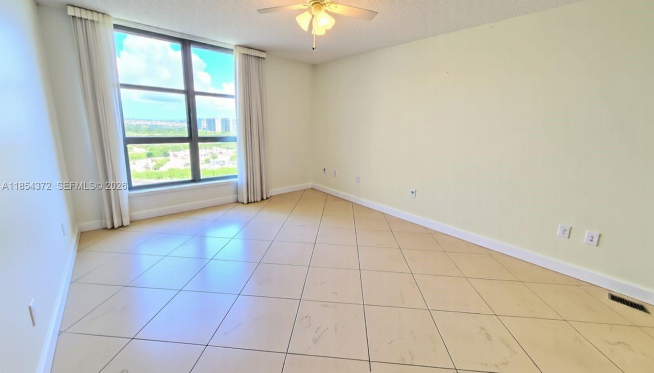 3530 Mystic Pointe Drive 2508 Property Photo 18