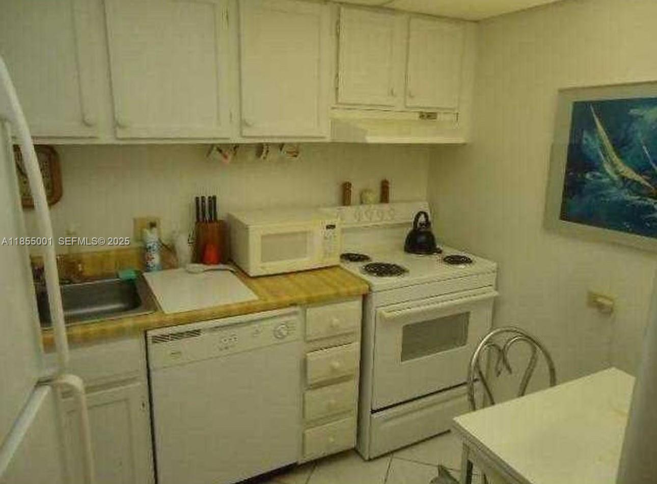 A11855001 Property Photo 3