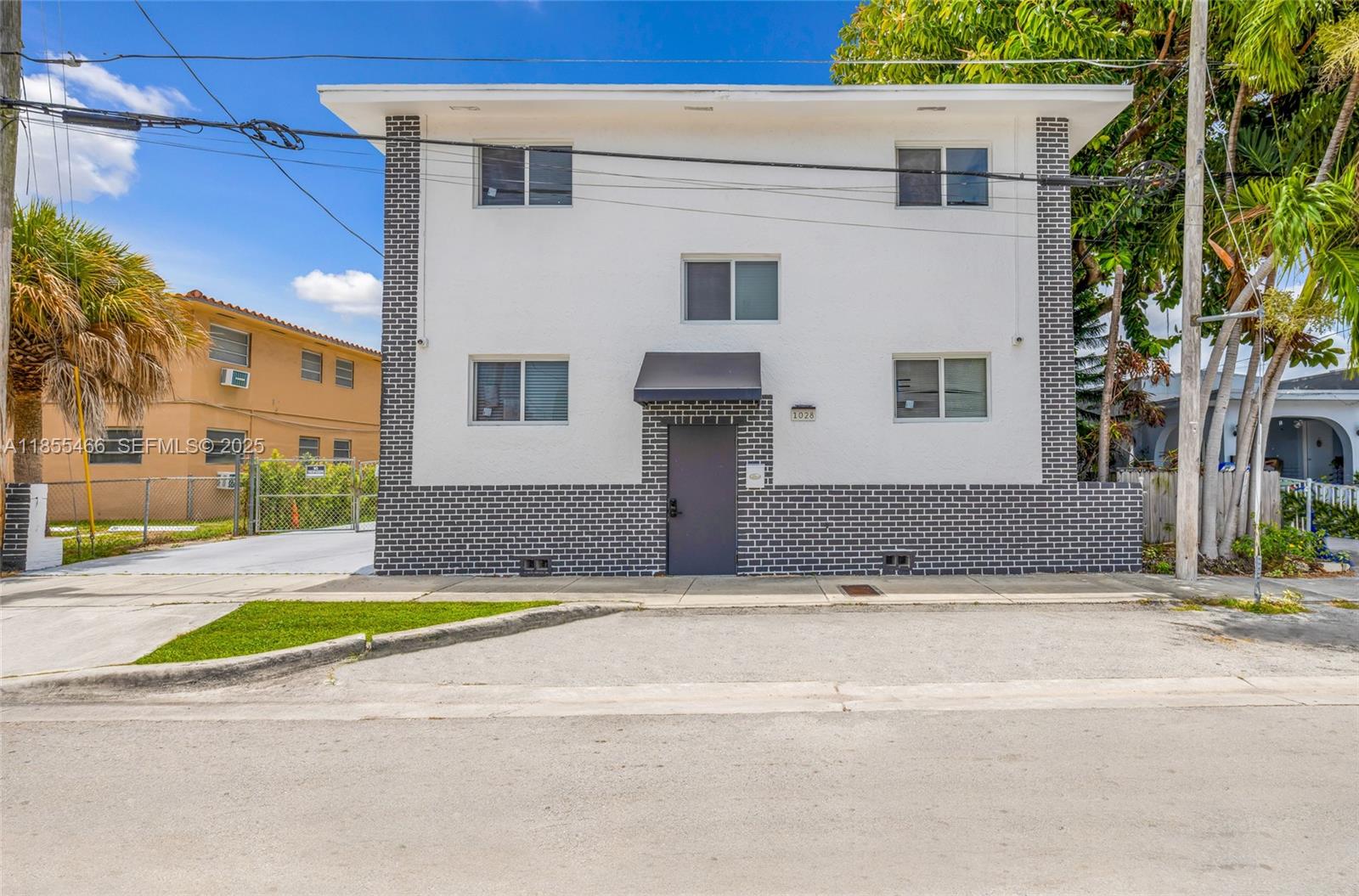 1028 Sw 9th Avenue Property Photo 1