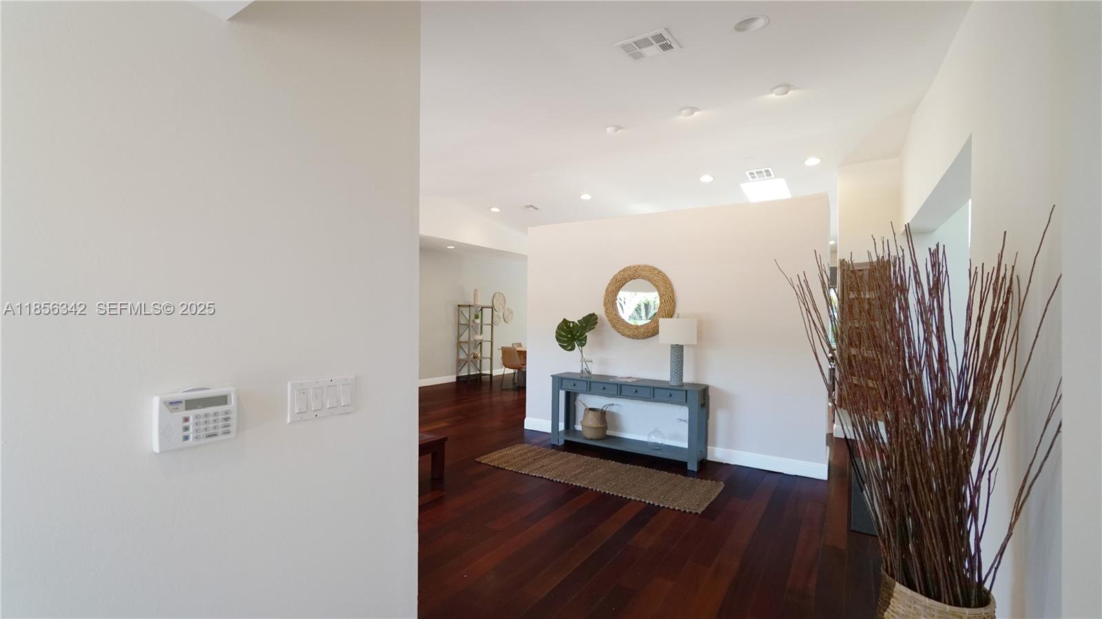 691 Ridgewood Road Property Photo 11