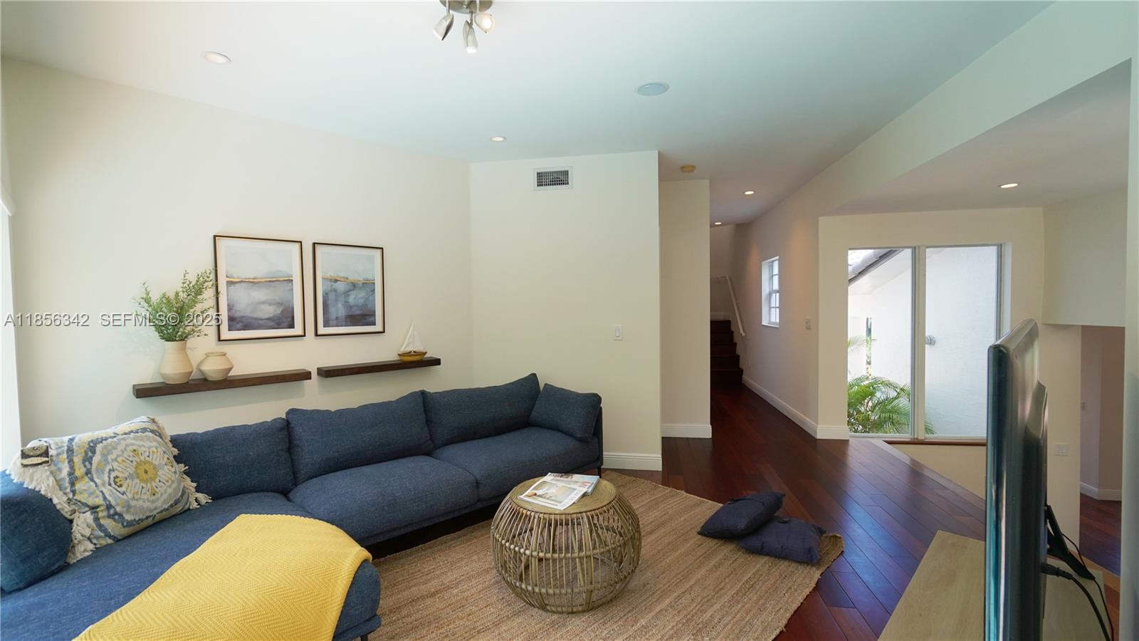 691 Ridgewood Road Property Photo 17