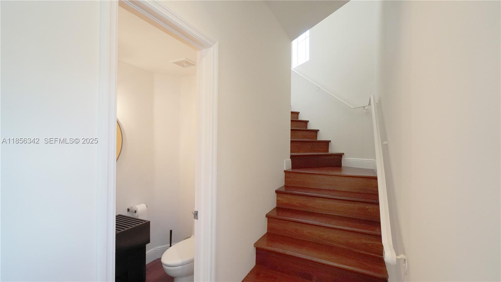 691 Ridgewood Road Property Photo 42