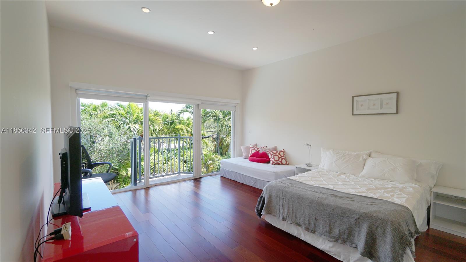 691 Ridgewood Road Property Photo 44