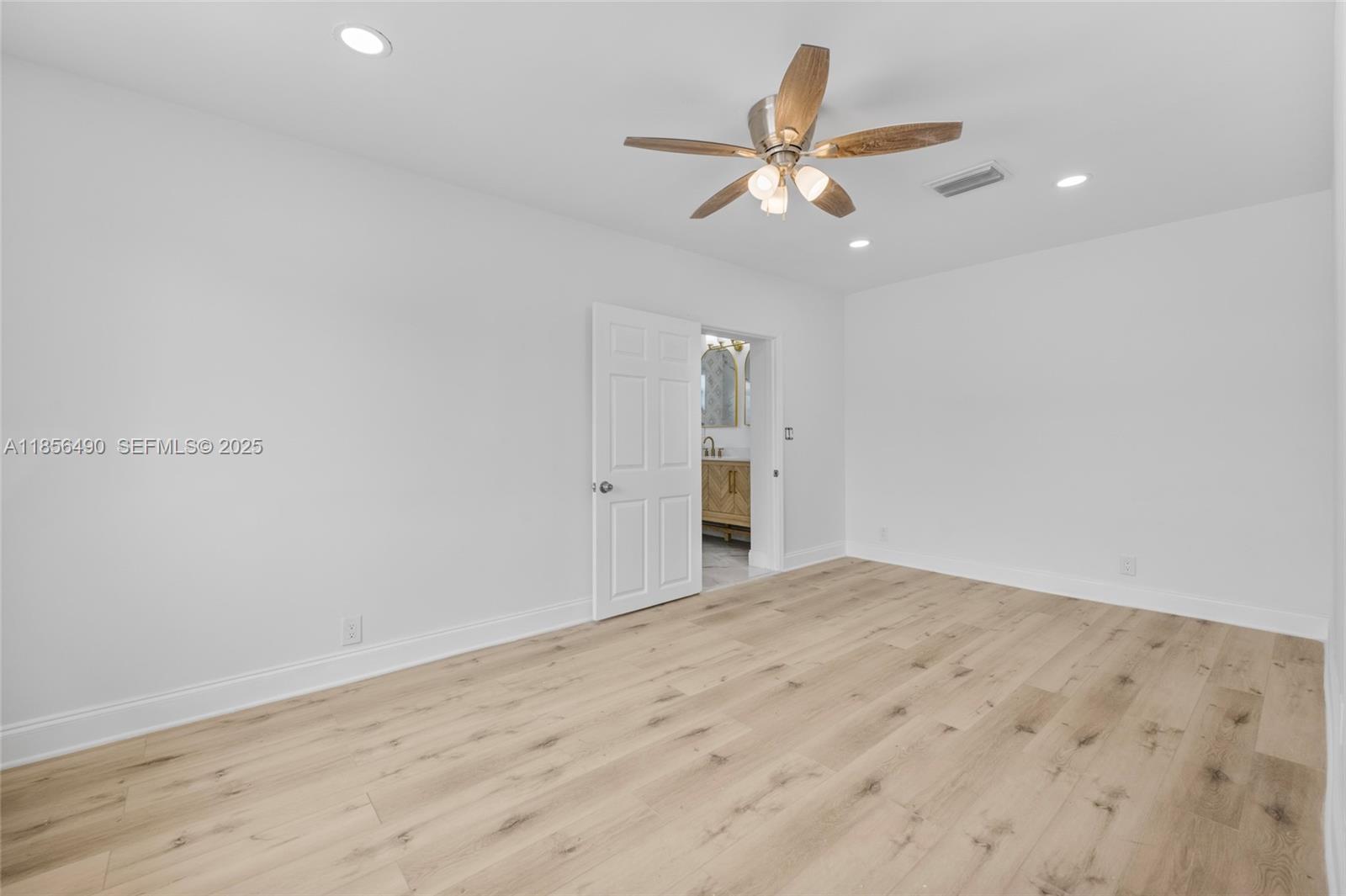 949 Se 5th Street Property Photo 18