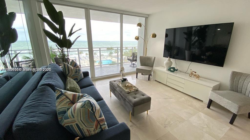 2030 S Ocean Drive 516 Property Photo 22