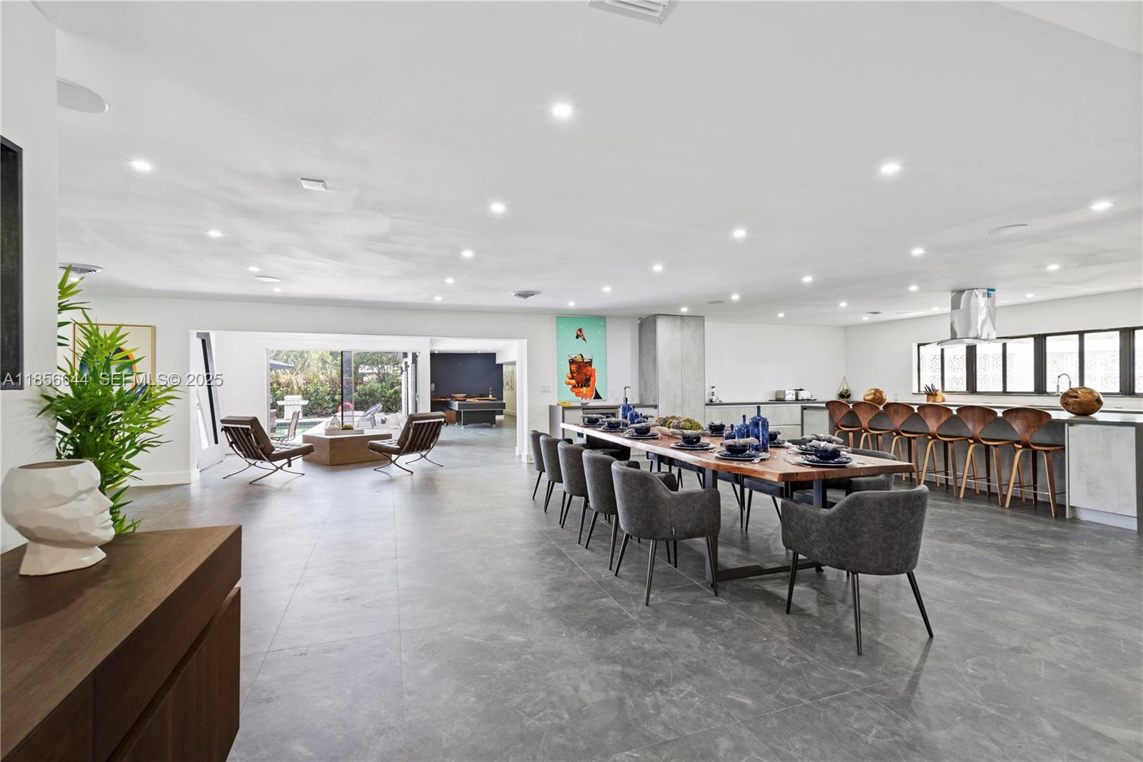 4322 Polk Street Property Photo 4