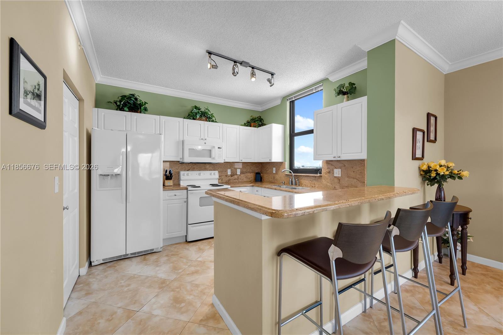 651 Okeechobee Boulevard 1002 Property Photo 6