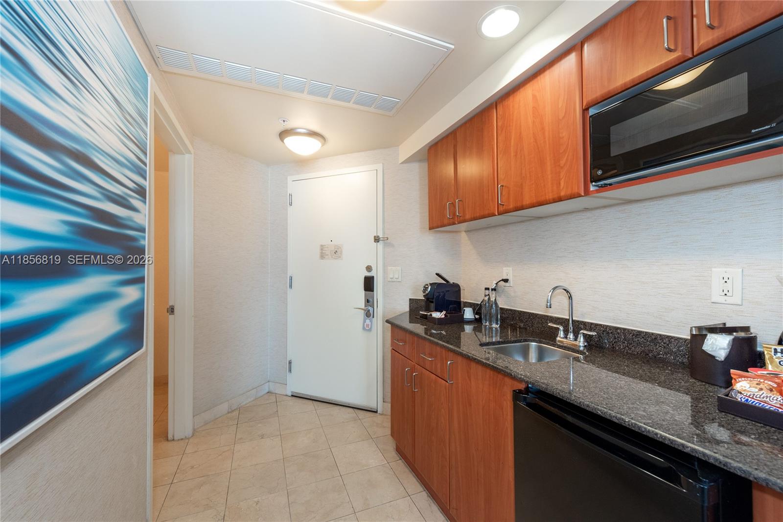 18001 Collins Avenue 1214- 1215 Property Photo 23