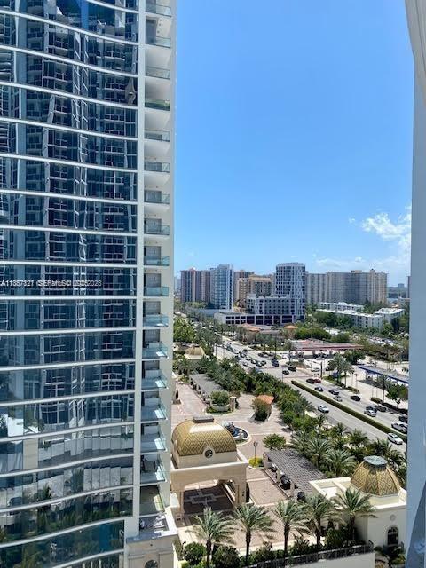 18001 Collins Avenue 811 Property Photo 5
