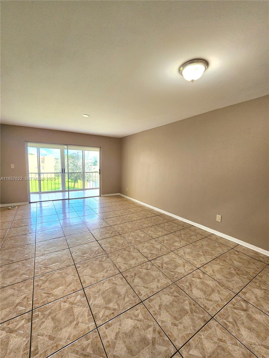 6020 Nw 64th Avenue 307 Property Photo 11