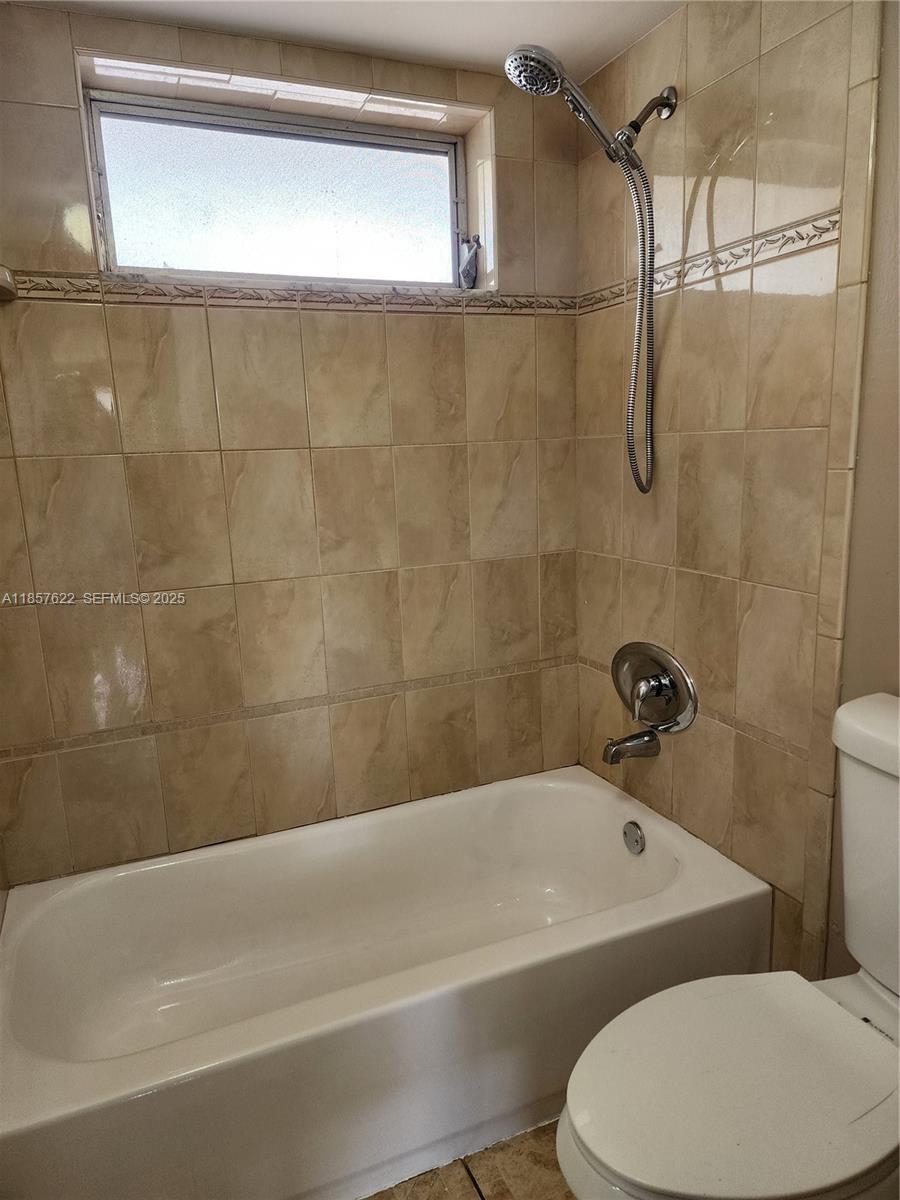 6020 Nw 64th Avenue 307 Property Photo 16