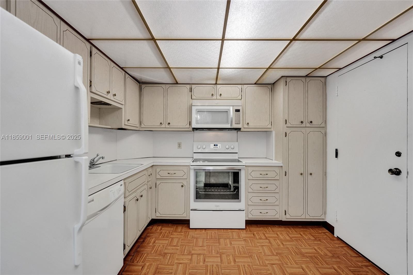 1965 S Ocean Drive 7k Property Photo 18