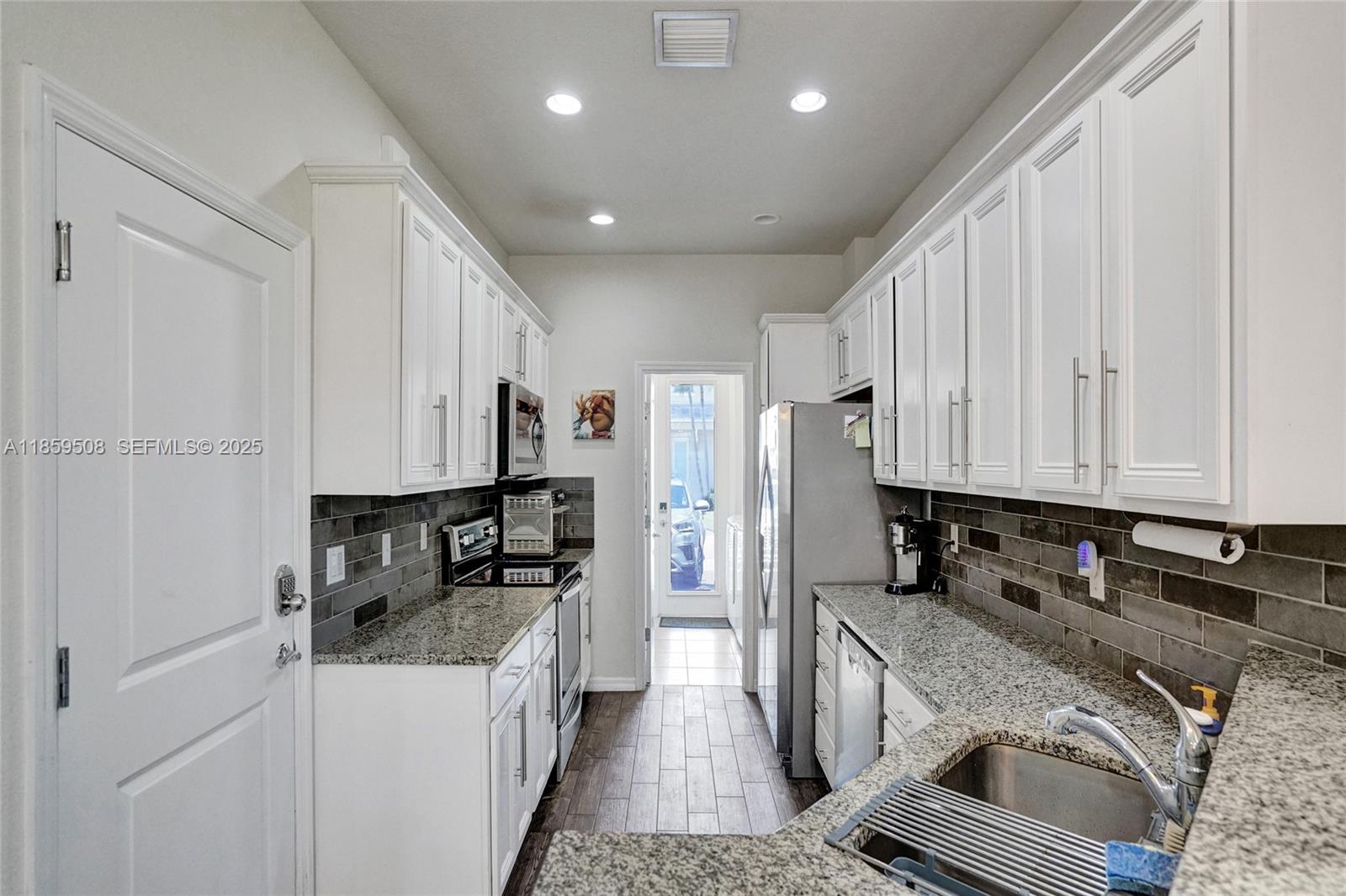 4046 Long Leaf Lane Property Photo 14