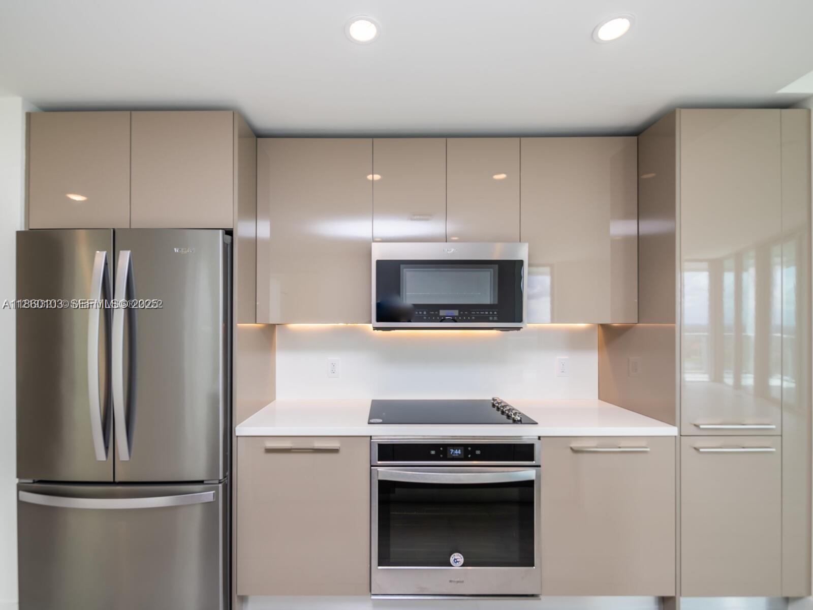 2000 Metropica Way 2509 Property Photo 8