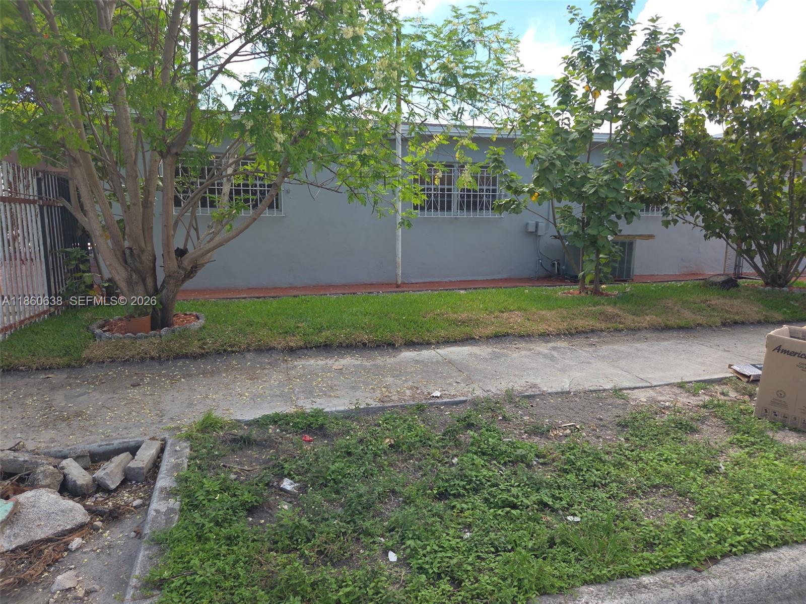 965 W 23rd Street Property Photo 2