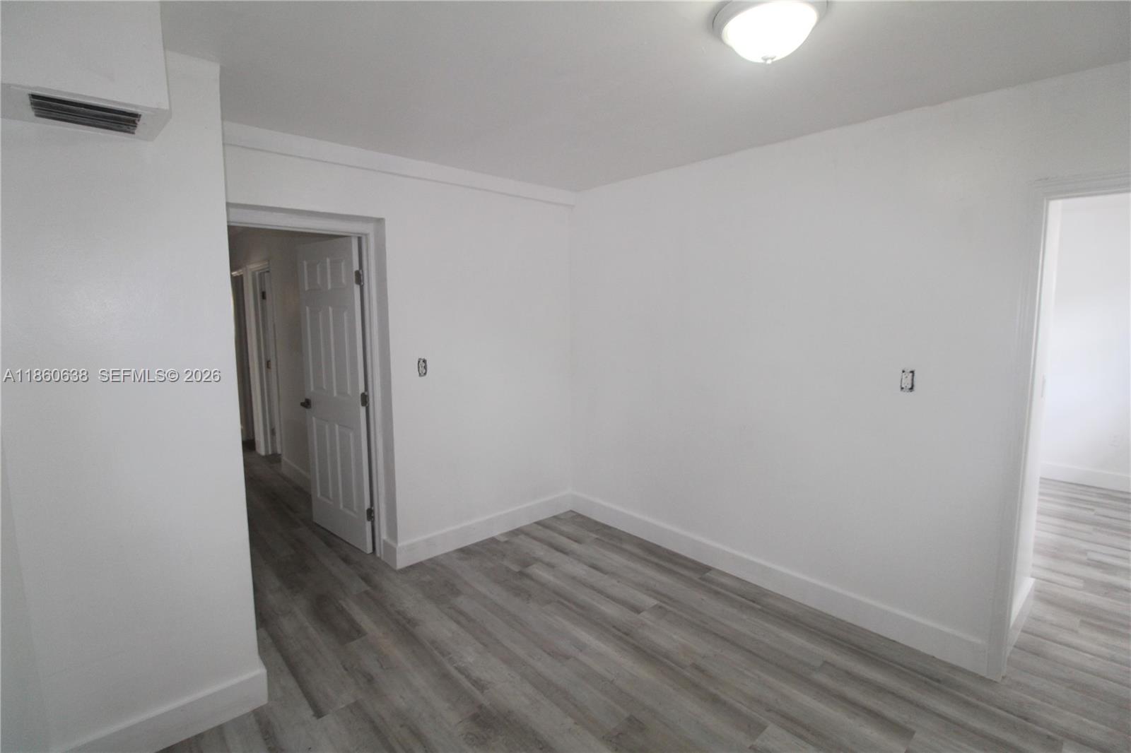 965 W 23rd Street Property Photo 10