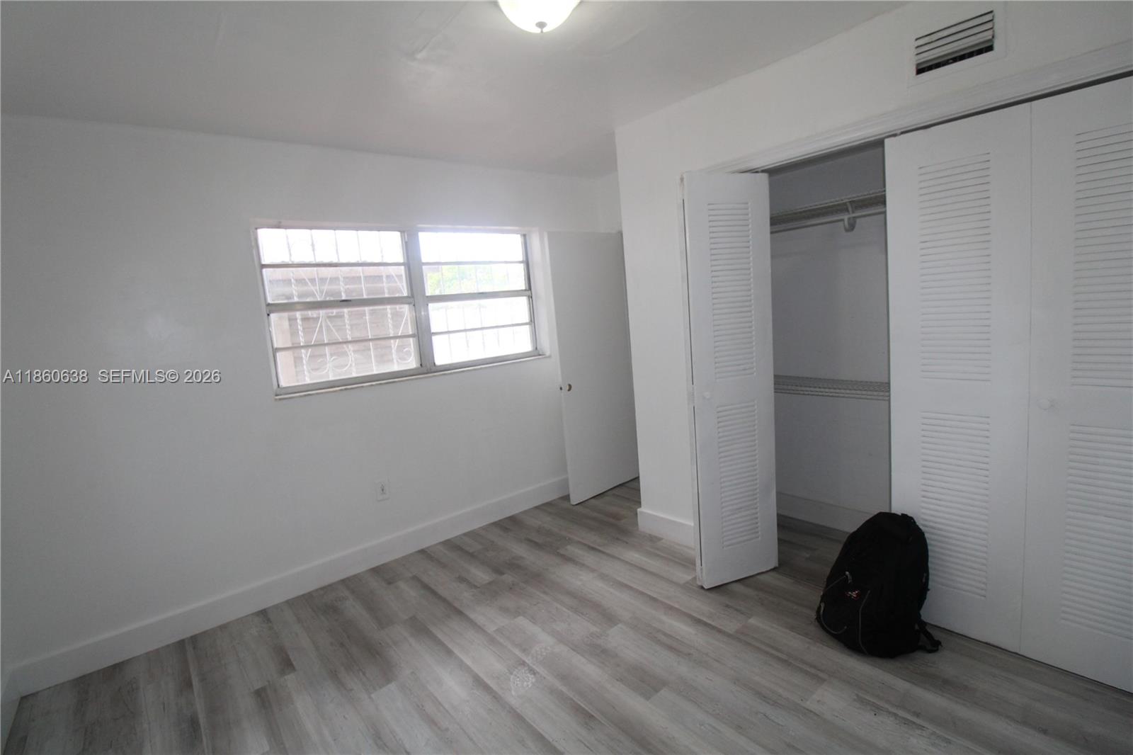 965 W 23rd Street Property Photo 12