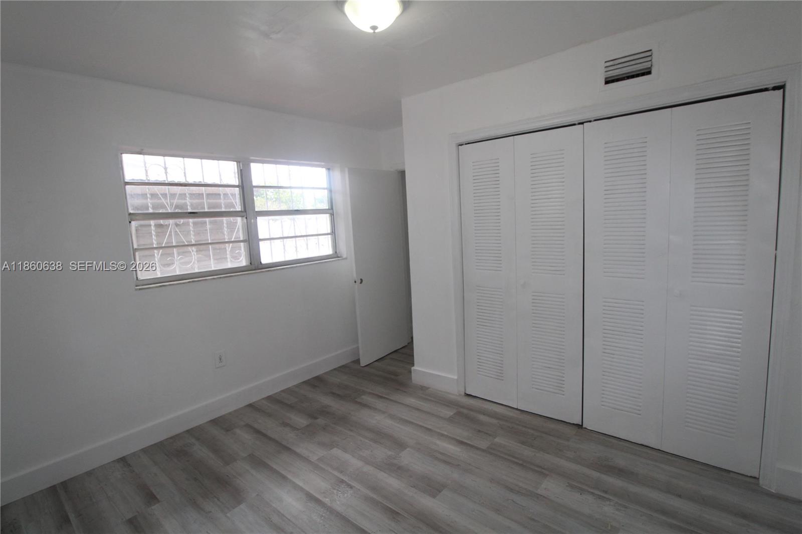 965 W 23rd Street Property Photo 13