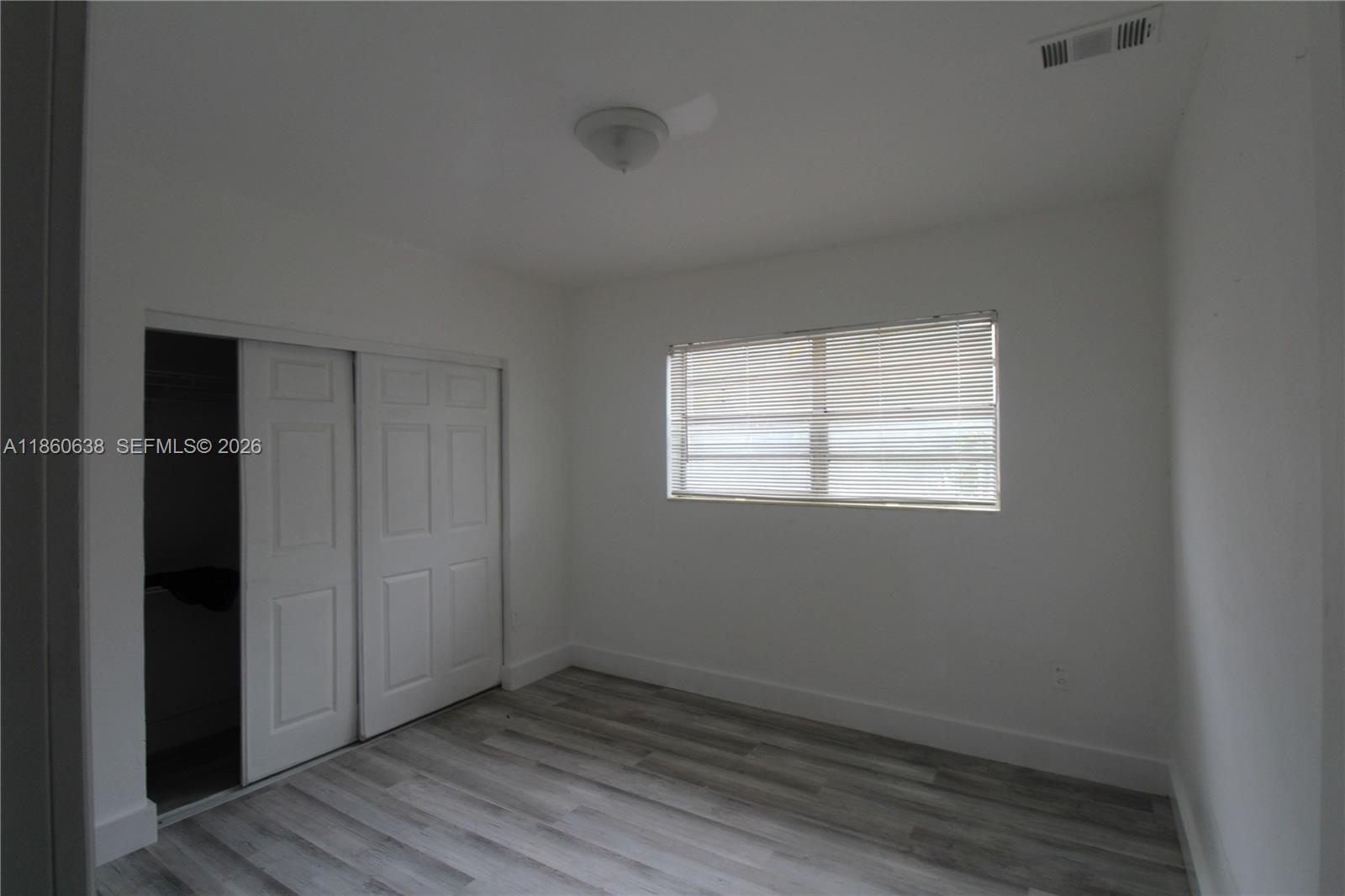 965 W 23rd Street Property Photo 16