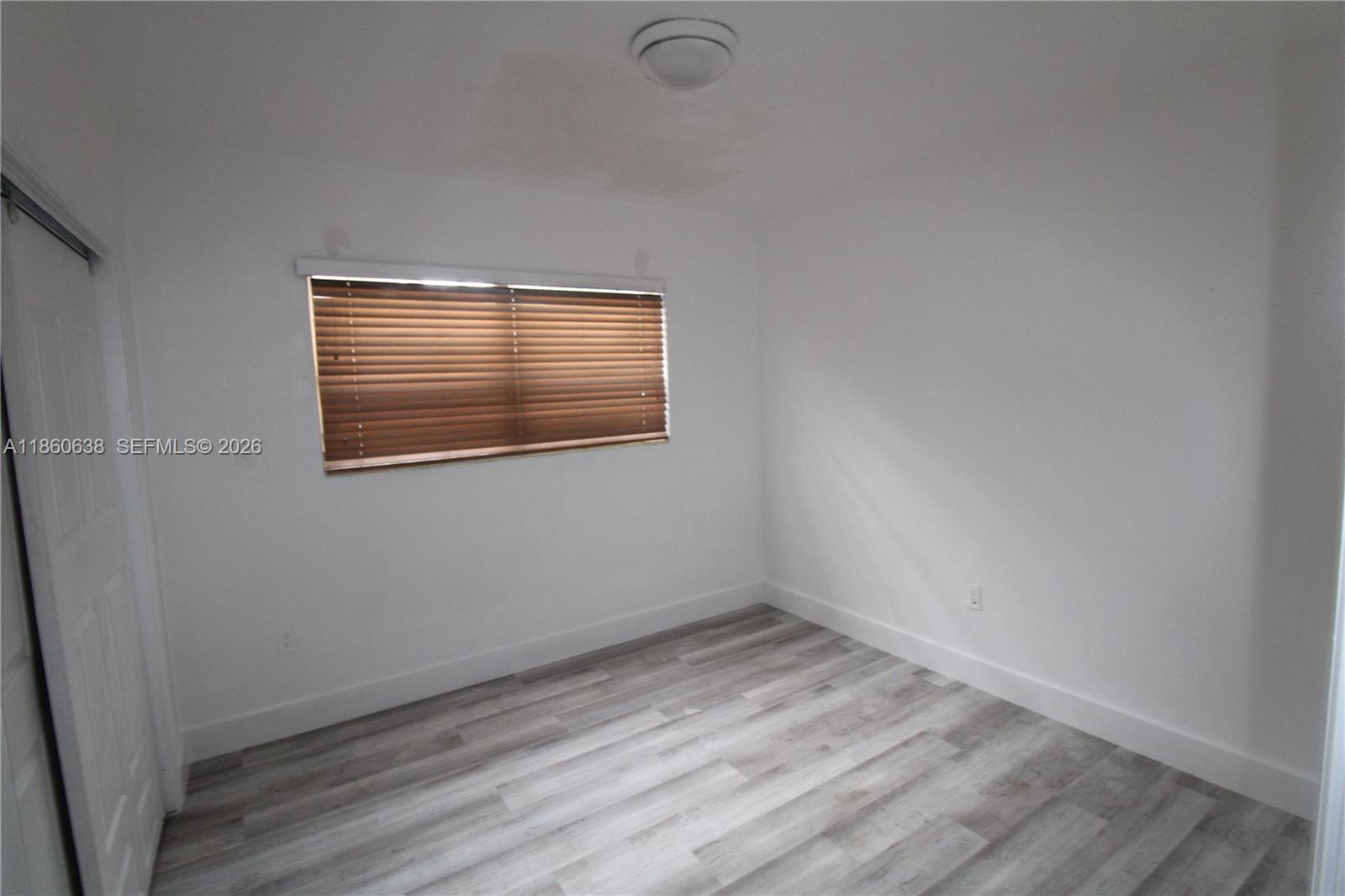 965 W 23rd Street Property Photo 18