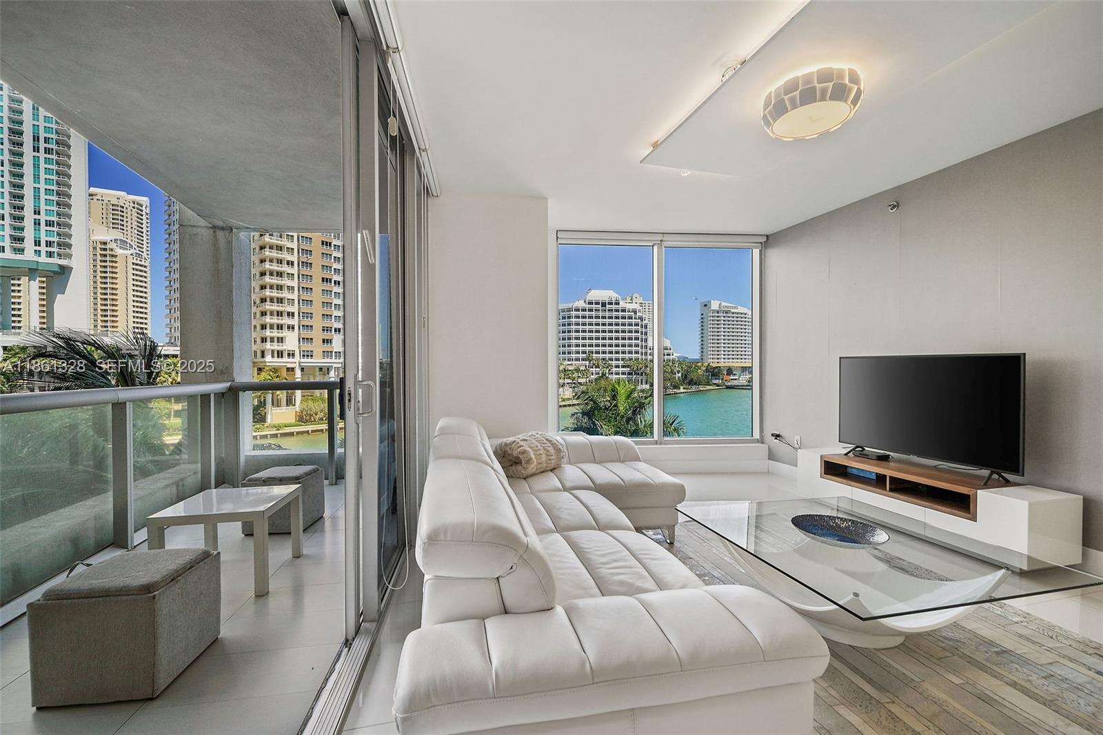 495 Brickell Avenue 402 Property Photo 3