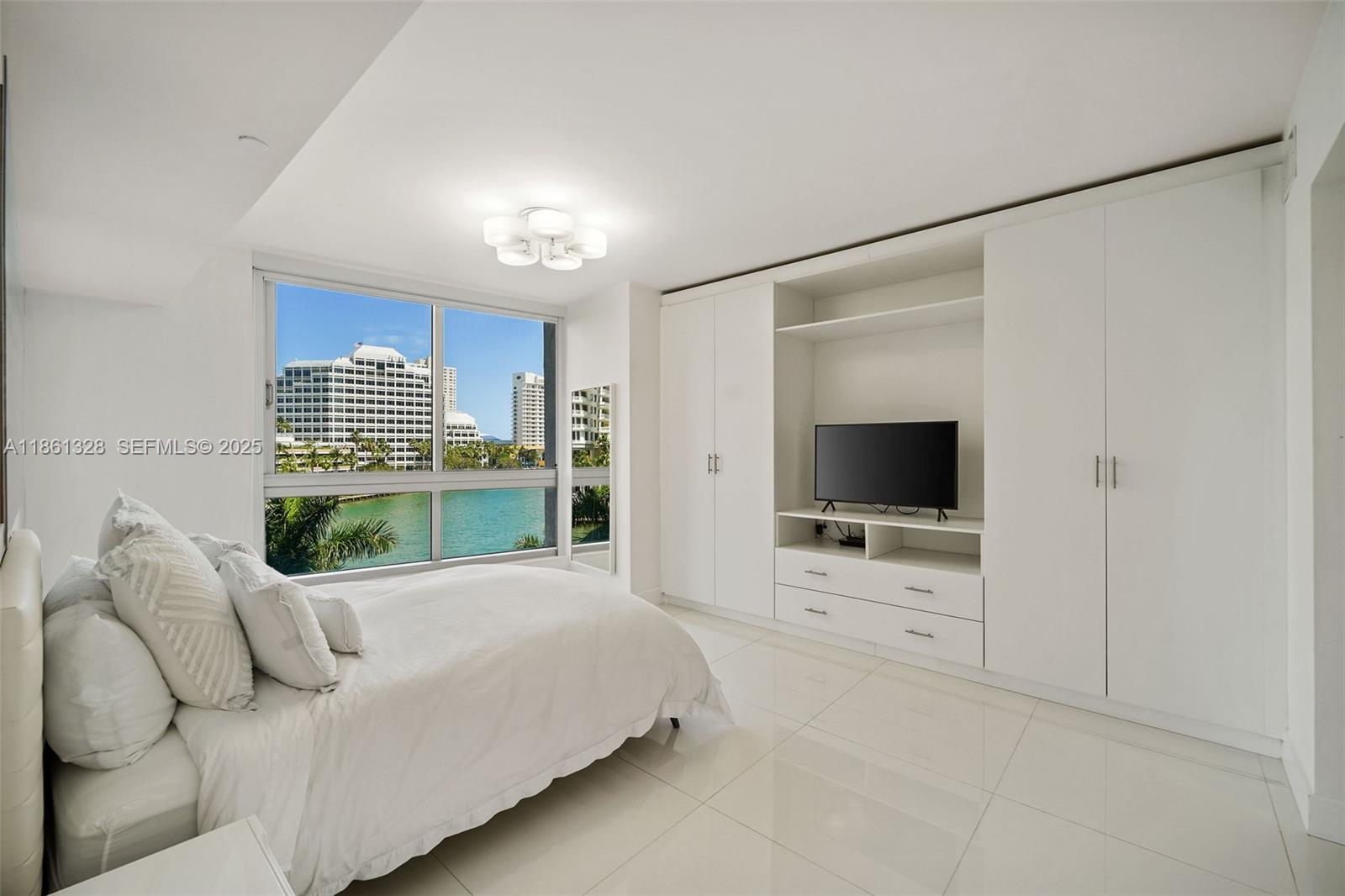 495 Brickell Avenue 402 Property Photo 4