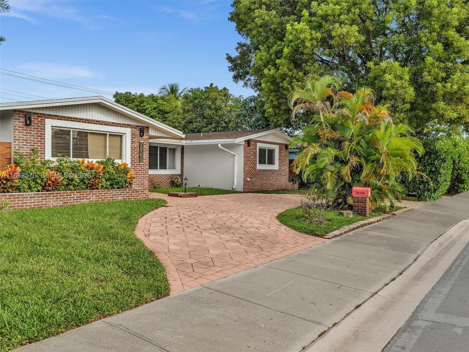 20350 Highland Lakes Boulevard Property Photo 1
