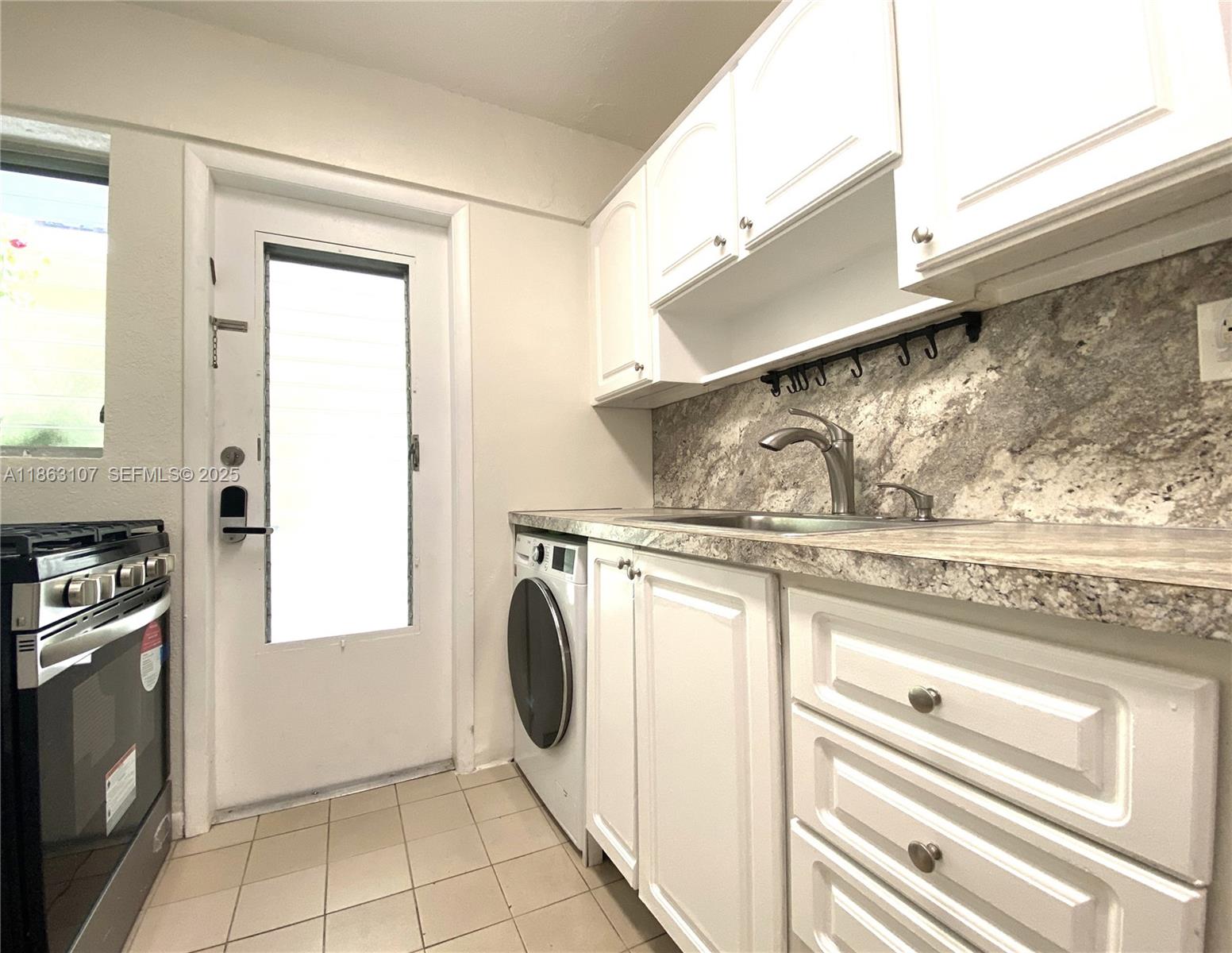 932 Euclid Avenue 2 Property Photo 4