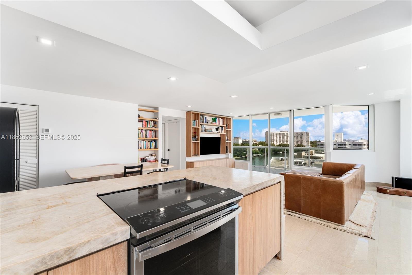 A11863653 Property Photo 3