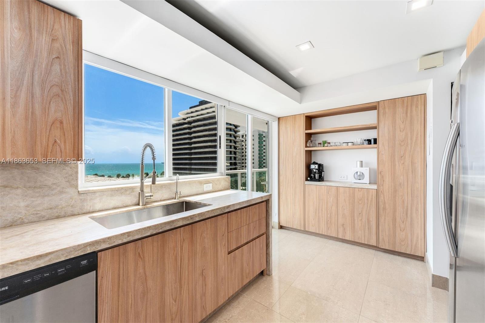 A11863653 Property Photo 6