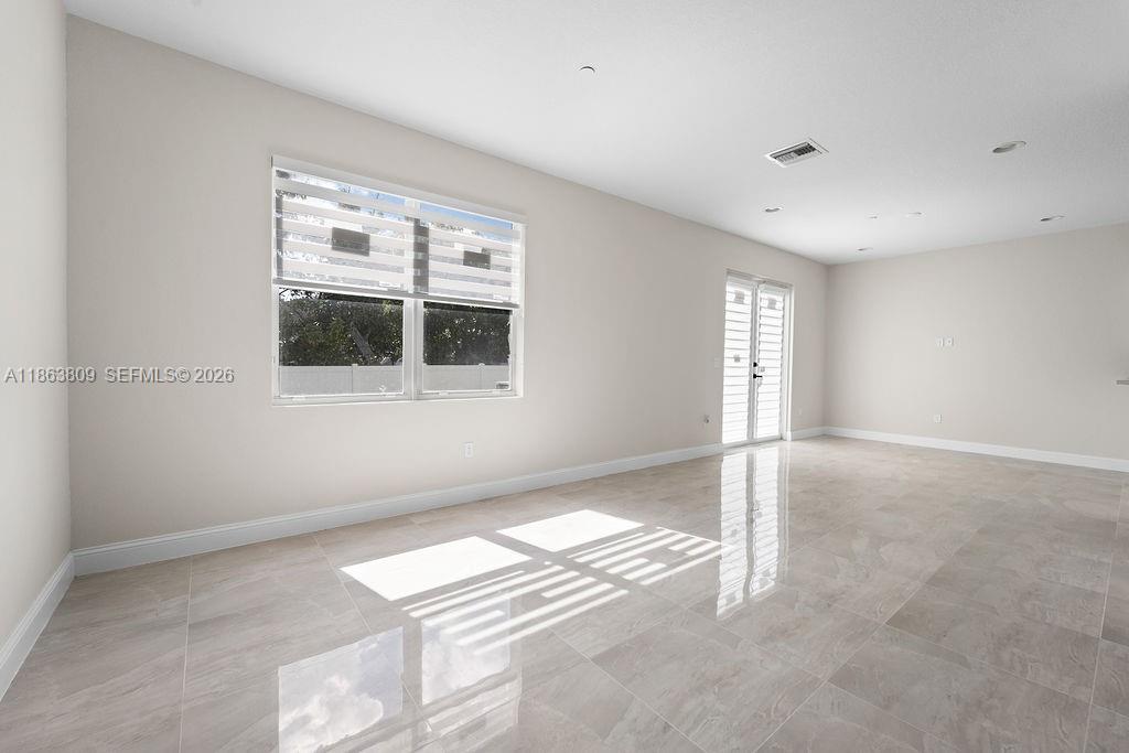 5400 Nw 57th Court Property Photo 9