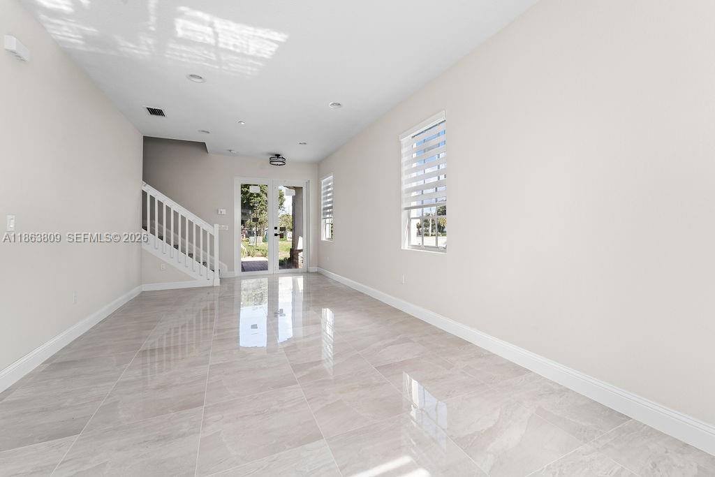 5400 Nw 57th Court Property Photo 10