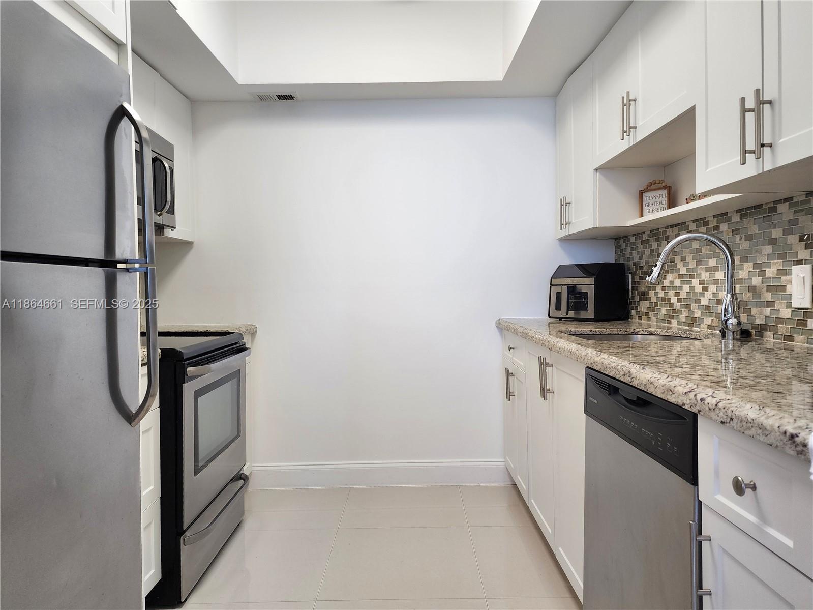 3505 S Ocean Drive 707 Property Photo 11