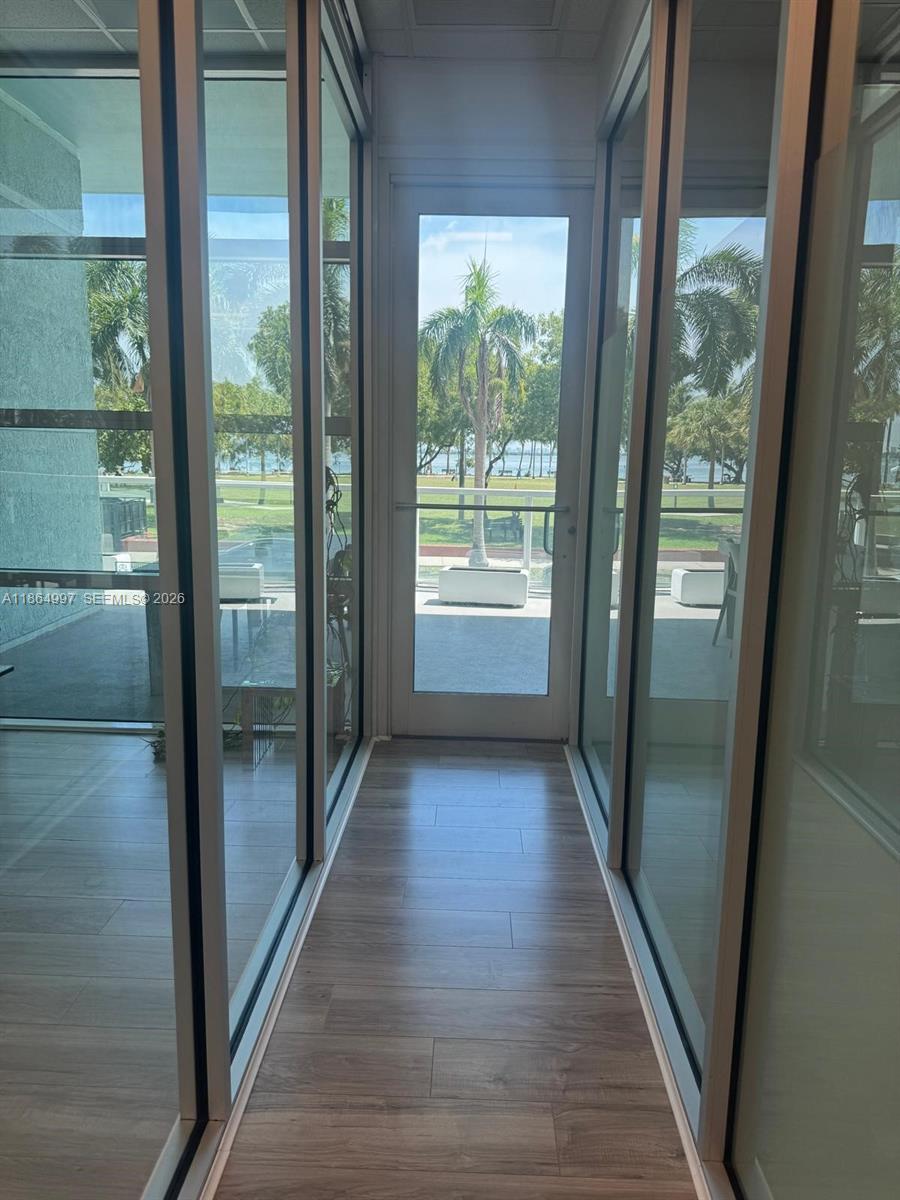 1900 N Bayshore Drive 1a Property Photo 5