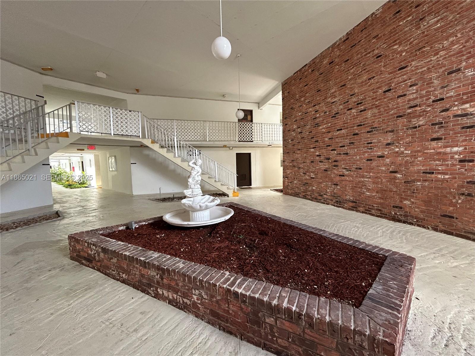6505 Winfield Boulevard B-18 Property Photo 16