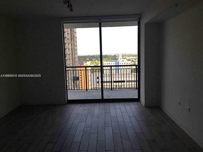 999 Sw 1st Avenue 1809 Property Photo 1