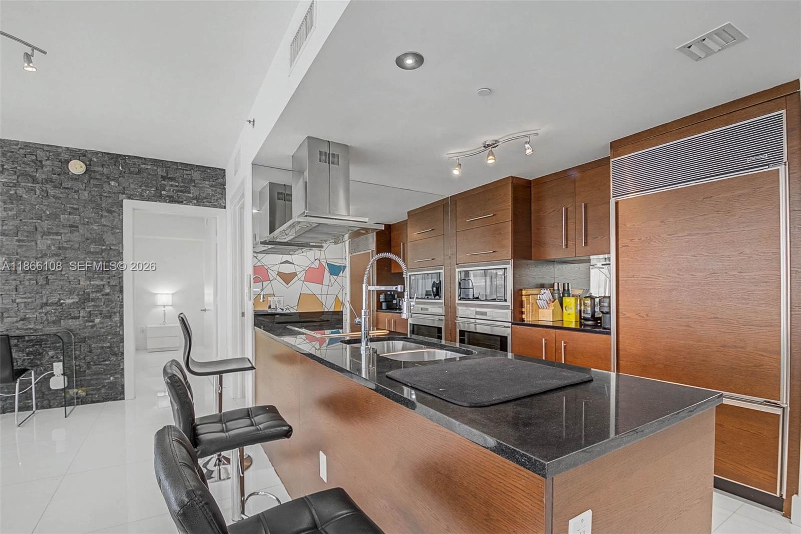 495 Brickell Avenue 3504 Property Photo 6