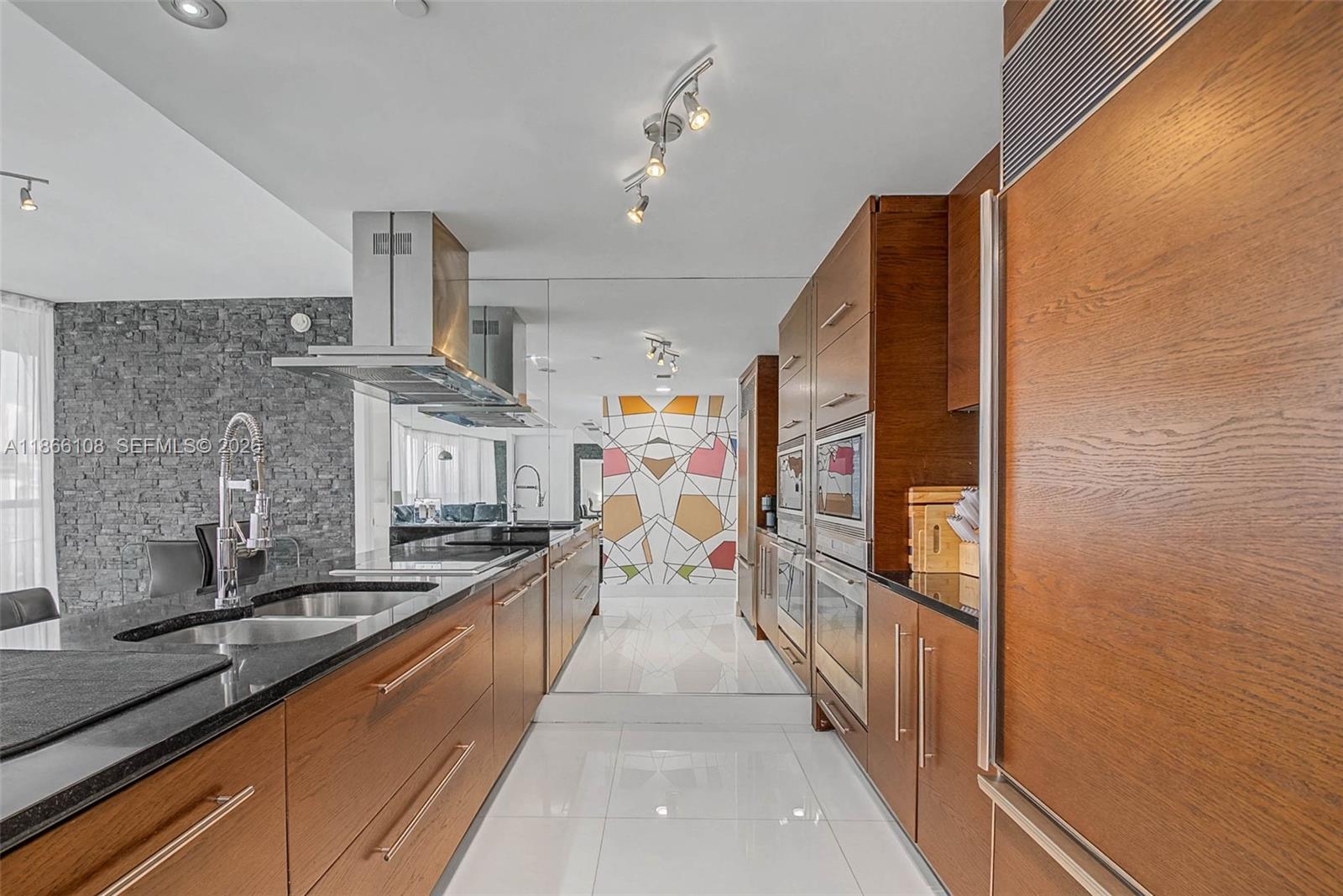 495 Brickell Avenue 3504 Property Photo 7