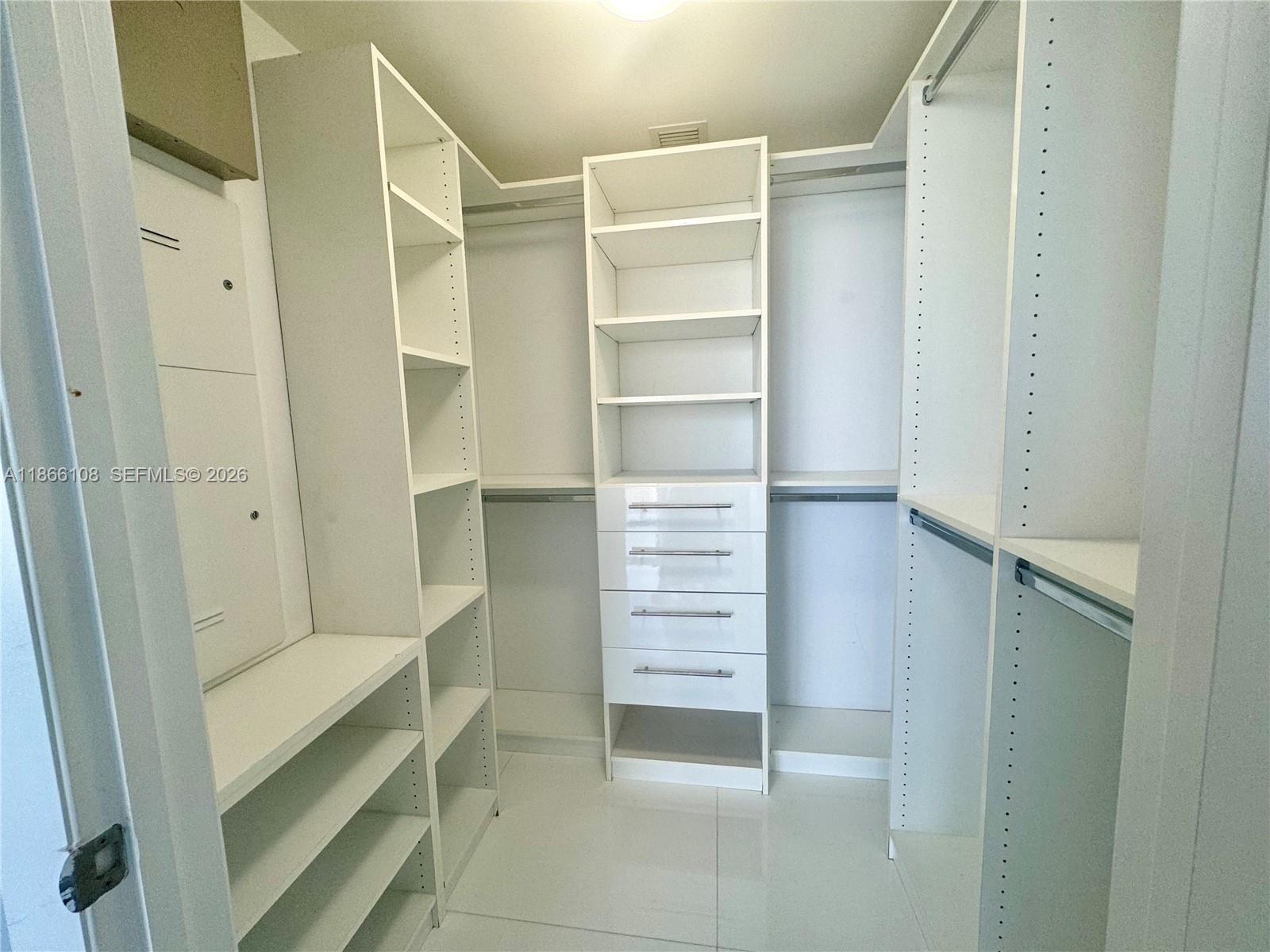 495 Brickell Avenue 3504 Property Photo 26