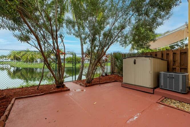 10806 Sw 240th Lane Property Photo 3